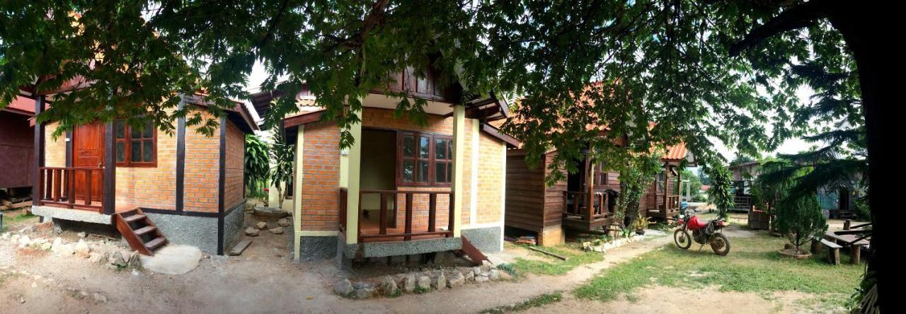 Sabaidee Guesthouse & Restaurant Nam Theun Bagian luar foto