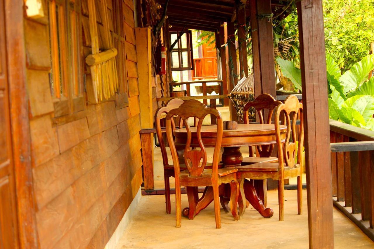 Sabaidee Guesthouse & Restaurant Nam Theun Bagian luar foto