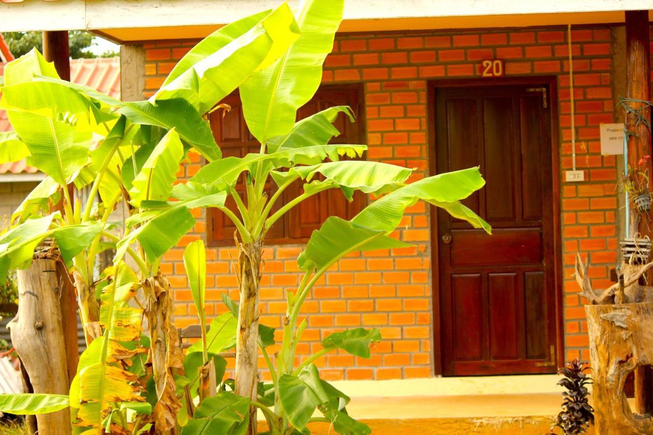 Sabaidee Guesthouse & Restaurant Nam Theun Bagian luar foto