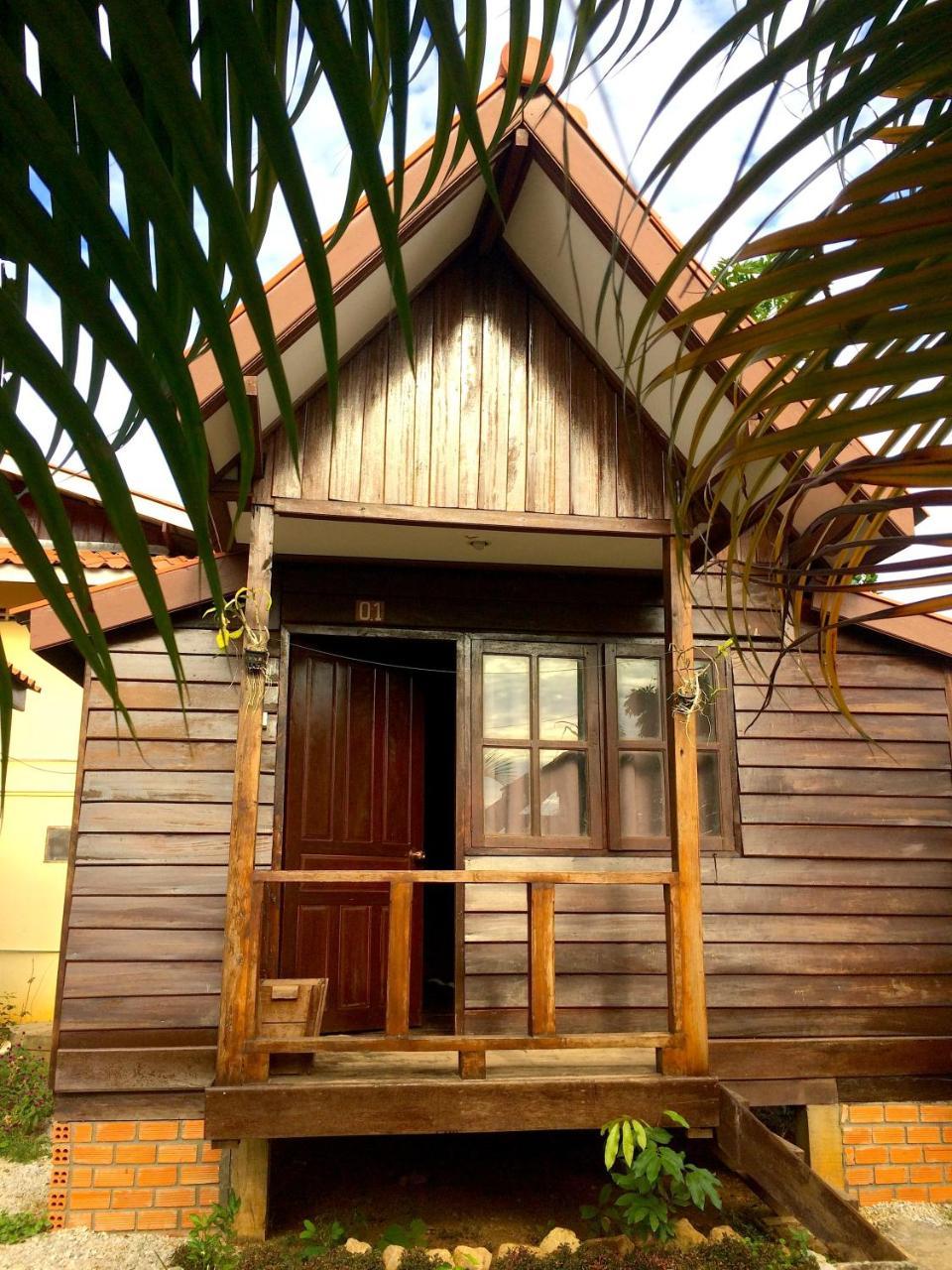 Sabaidee Guesthouse & Restaurant Nam Theun Bagian luar foto