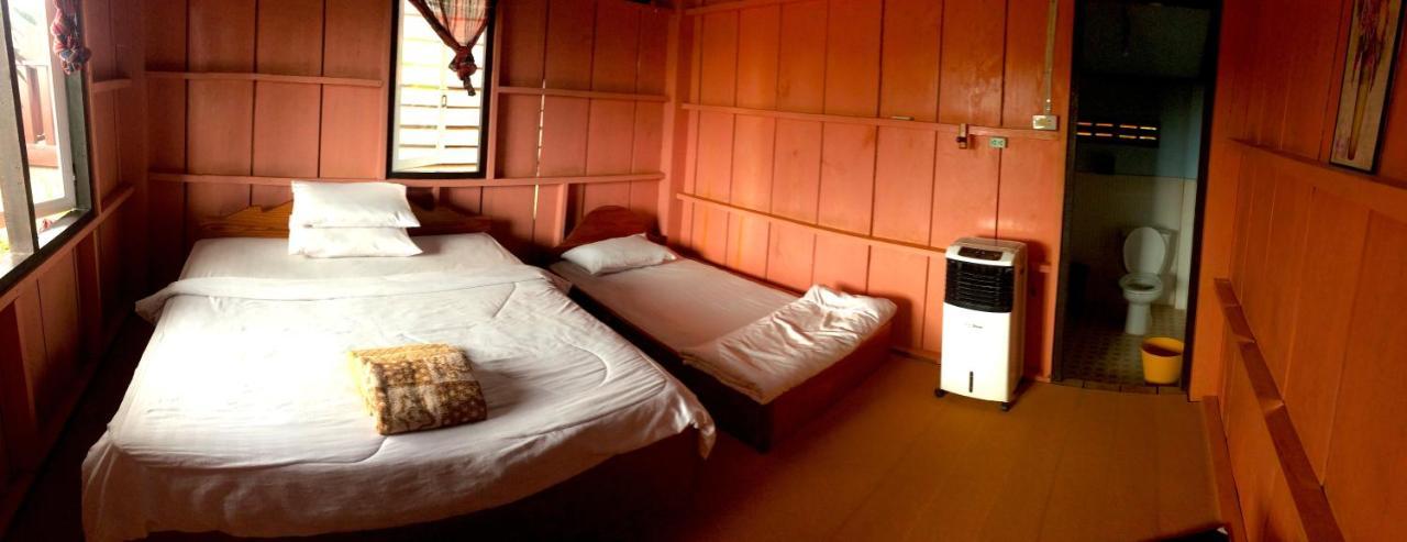 Sabaidee Guesthouse & Restaurant Nam Theun Bagian luar foto