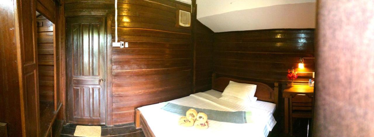 Sabaidee Guesthouse & Restaurant Nam Theun Bagian luar foto