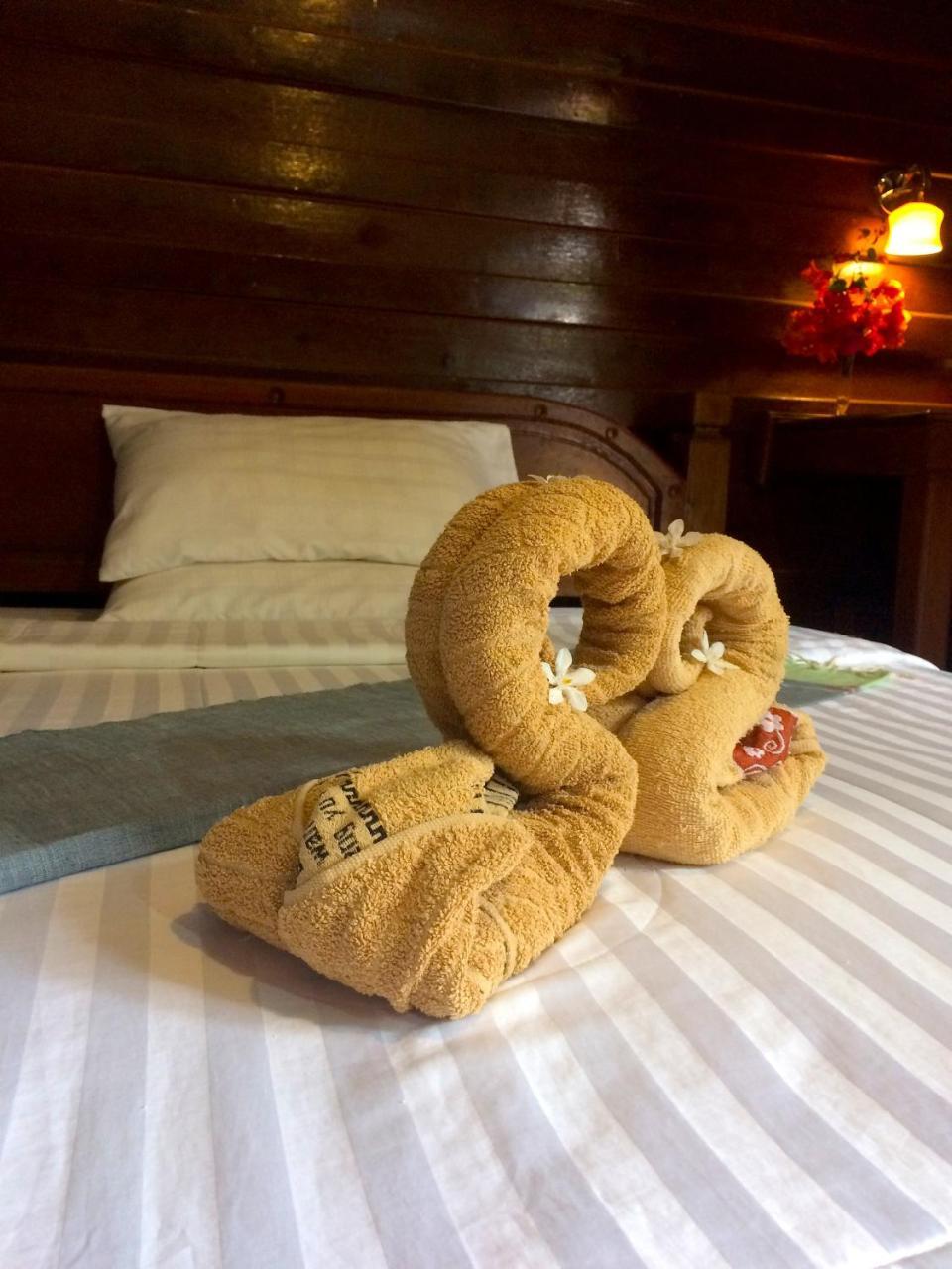 Sabaidee Guesthouse & Restaurant Nam Theun Bagian luar foto
